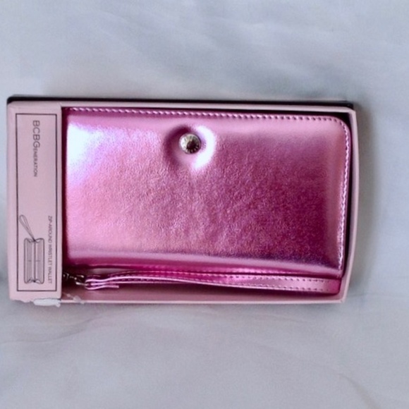 💲SALE💲 Host Pick!  NIB BCBGeneration Metallic Pink Wristlet/Wallet - Picture 1 of 7